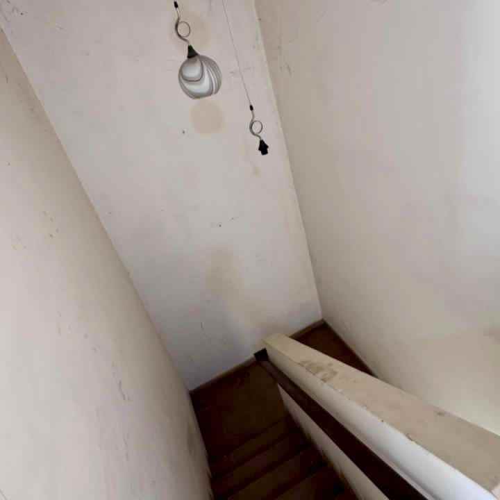 dijual rumah jalan jolotundo
