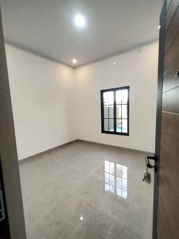 dijual rumah jalan kahfi 2