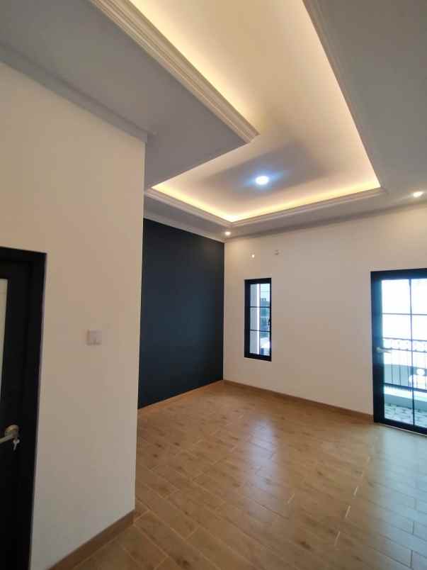 dijual rumah jalan kahfi 2