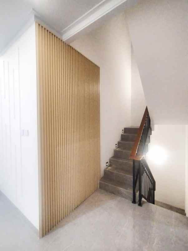 dijual rumah jalan kahfi 2
