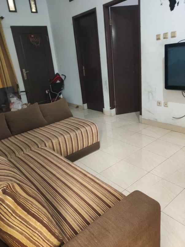 dijual rumah jalan kalisari raya