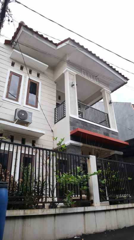 dijual rumah jalan kalisari raya