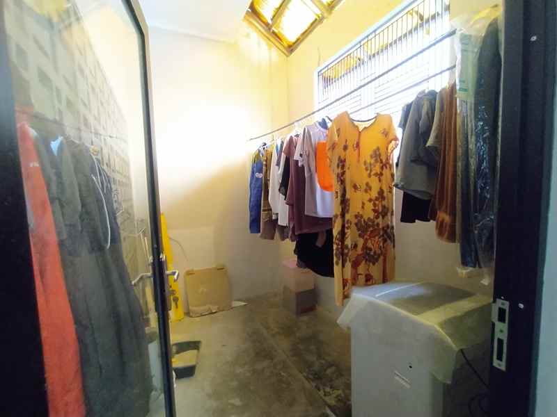 dijual rumah jalan kavling ui timur