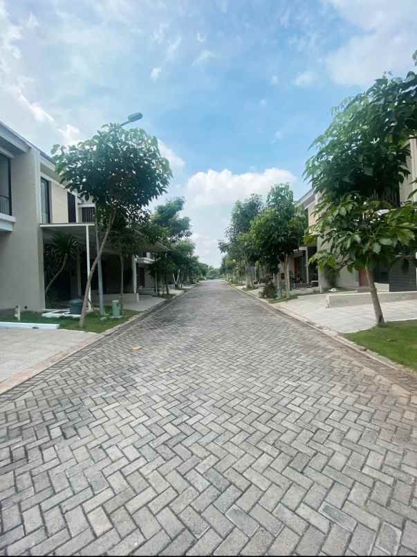 dijual rumah jalan northwest lake citraland