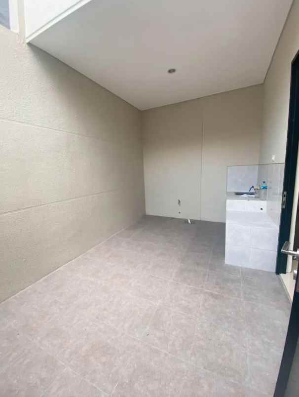 dijual rumah jalan northwest lake citraland