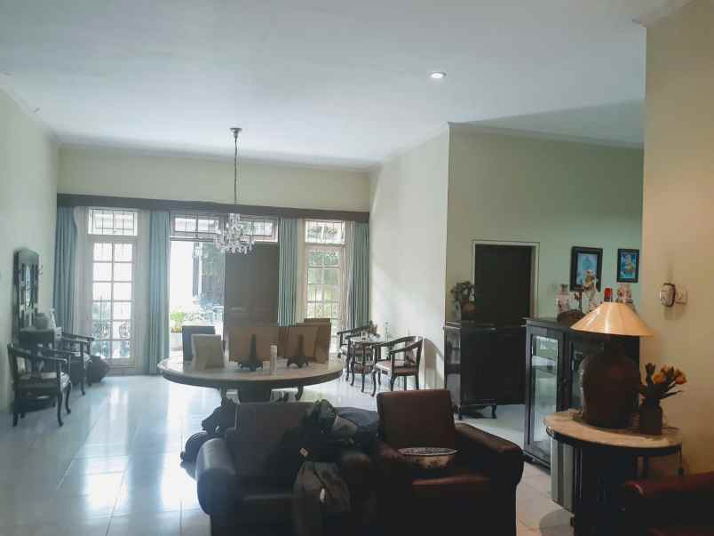 dijual rumah jalan pondok bambu raya