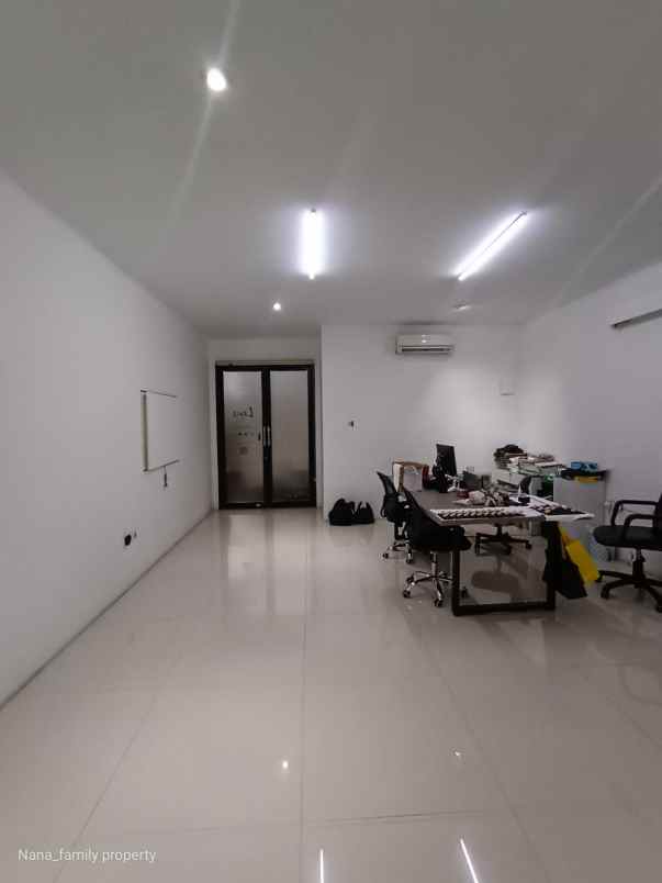 dijual rumah jalan raya bintaro sektor 3