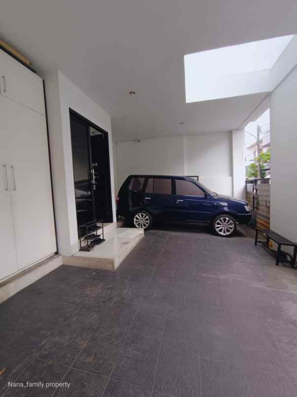 dijual rumah jalan raya bintaro sektor 3