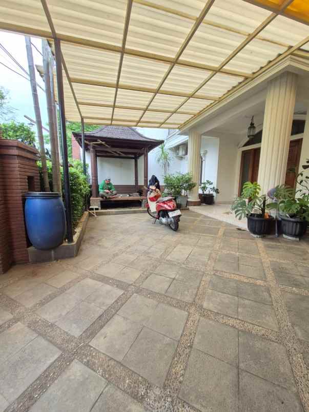 dijual rumah jalan raya cirendeu permai