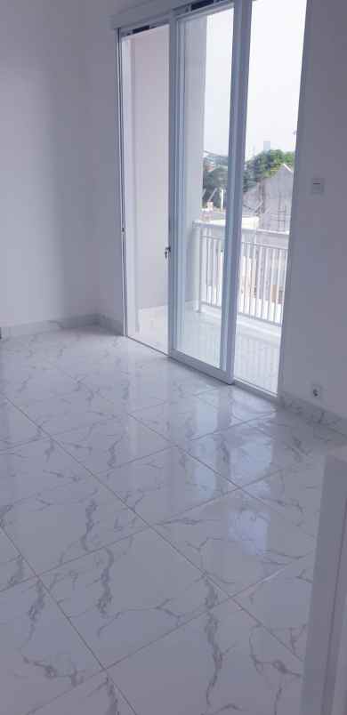 dijual rumah jalan raya fandy graha raya