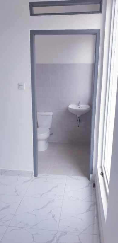 dijual rumah jalan raya fandy graha raya