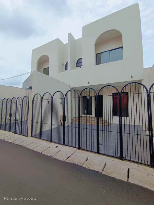 dijual rumah jalan raya kelapa dua