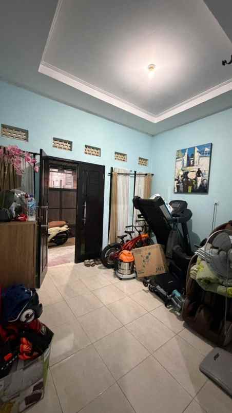 dijual rumah jalan raya pemogan
