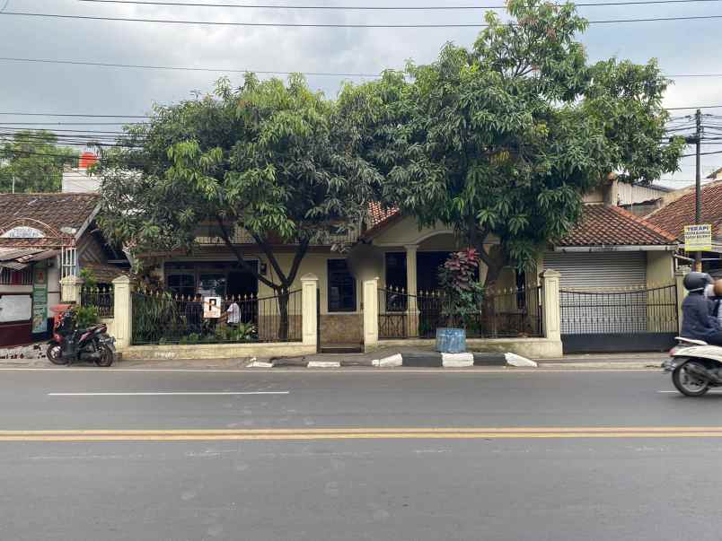 dijual rumah jalan raya utama a h