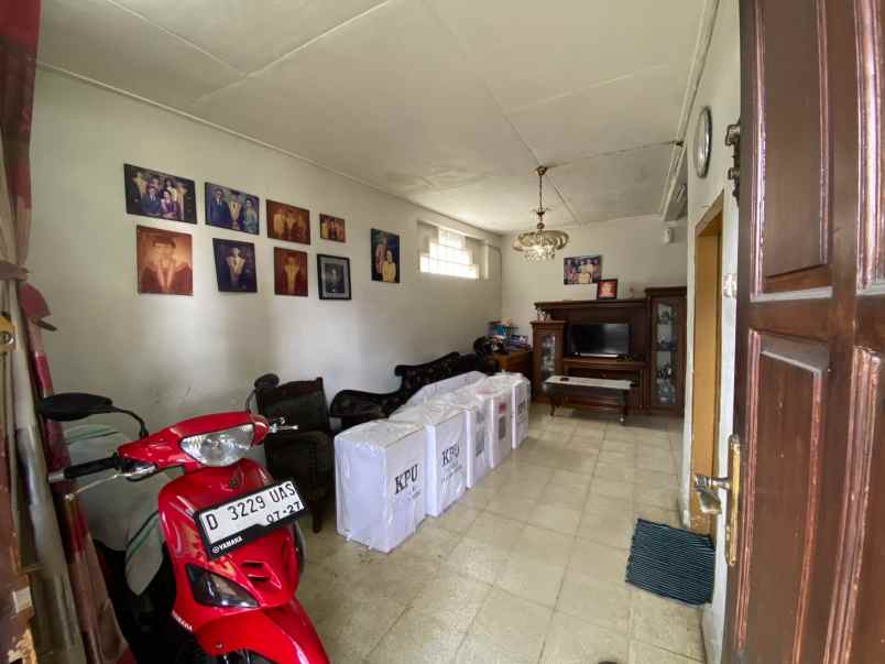 dijual rumah jalan raya utama a h