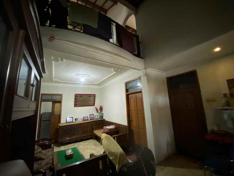 dijual rumah jalan raya utama a h
