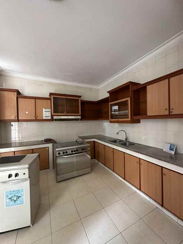 dijual rumah jalan taman hunian satelit