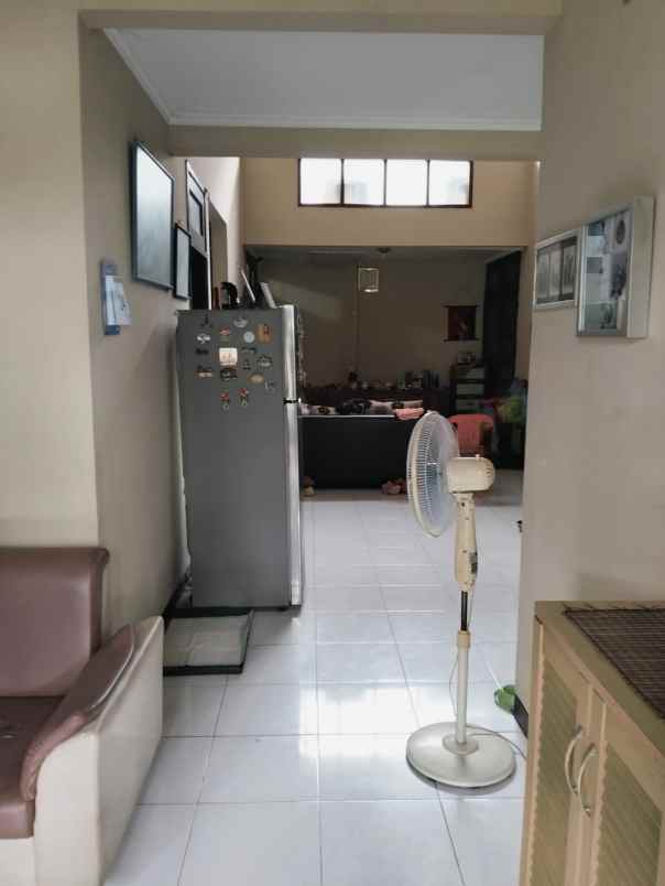 dijual rumah jalan taman puspa raya