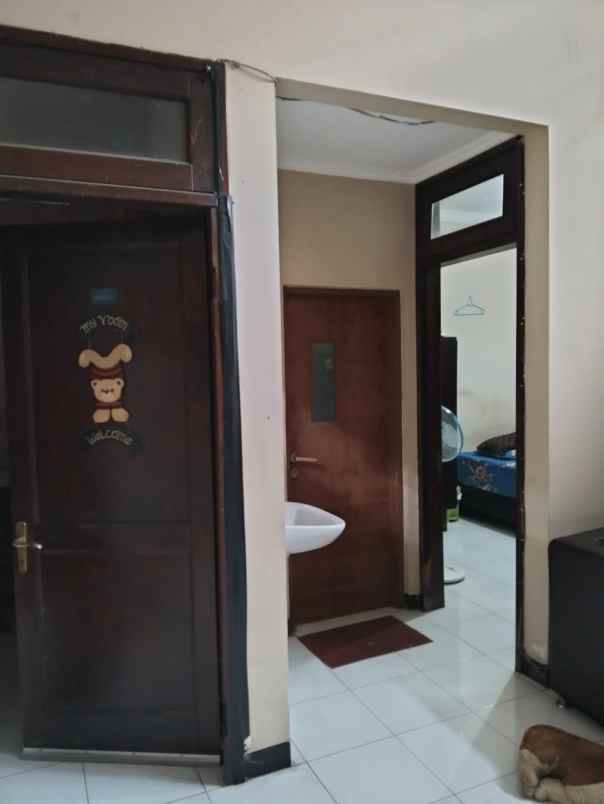 dijual rumah jalan taman puspa raya