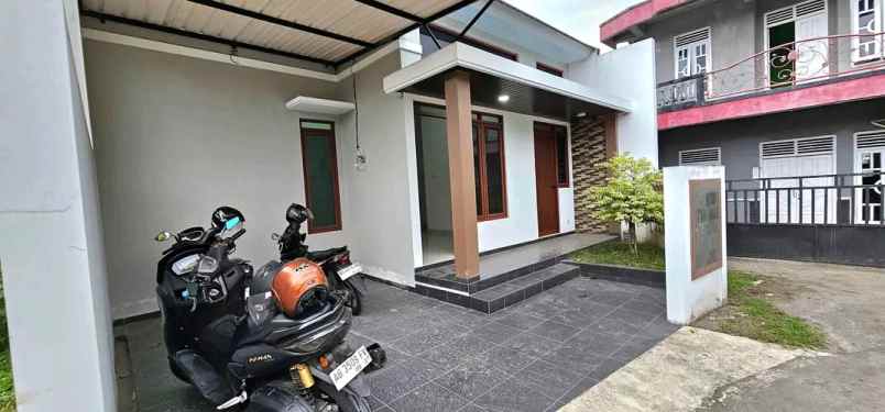 dijual rumah jambidan