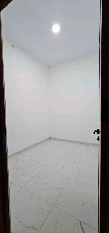 dijual rumah jambidan