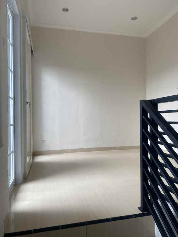 dijual rumah jatimekar