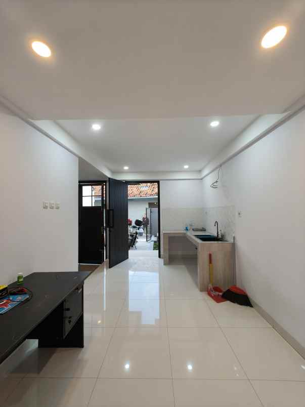 dijual rumah jatinegara kp melayu