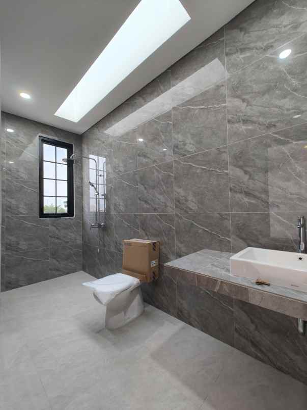 dijual rumah jatinegara kp melayu