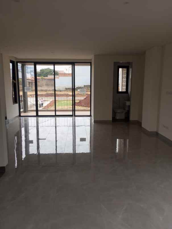 dijual rumah jl bambu apus raya bambu