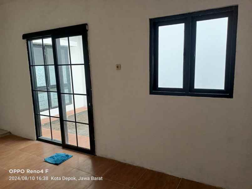 dijual rumah jl boulevard kamila