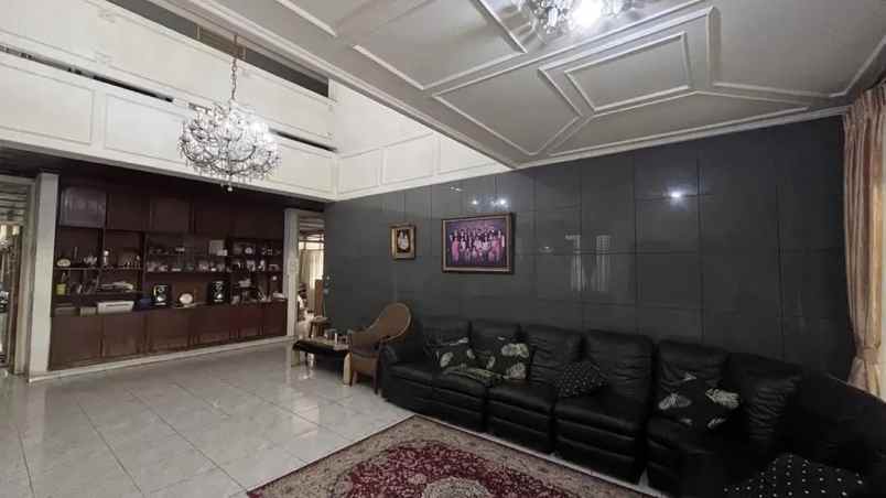 dijual rumah jl cempaka putih tengah