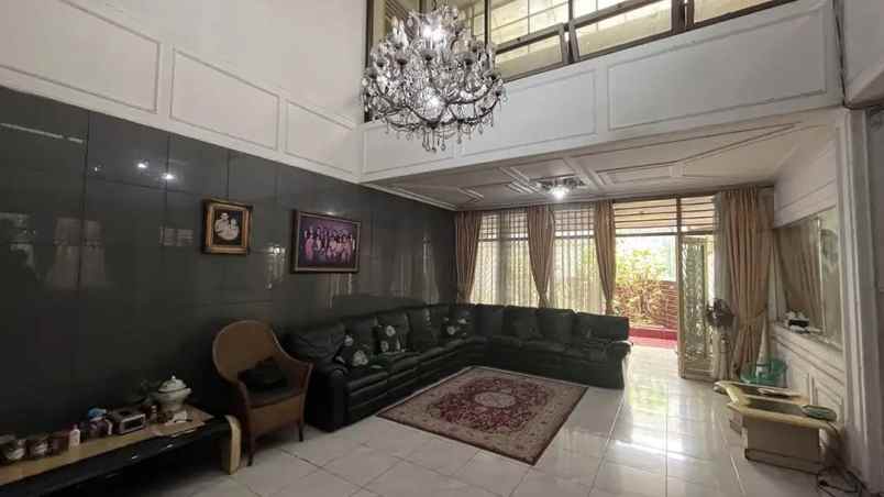 dijual rumah jl cempaka putih tengah