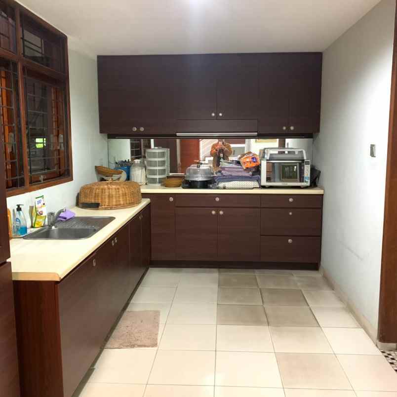 dijual rumah jl cigadung