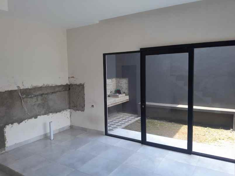 dijual rumah jl ciganitri buahbatu bandung