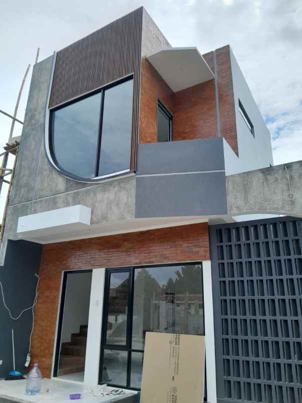 dijual rumah jl ciganitri buahbatu bandung