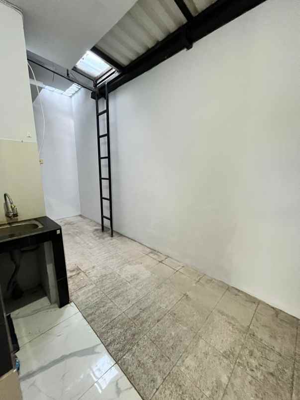 dijual rumah jl cikajang raya antapani