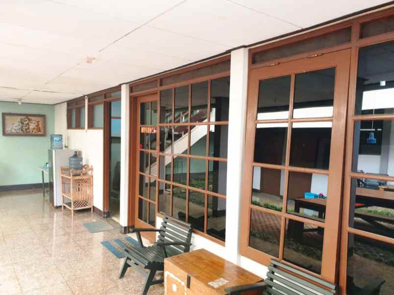 dijual rumah jl cisitu