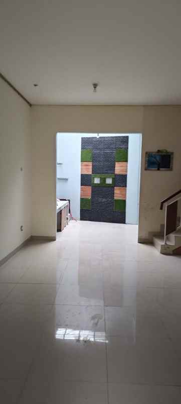 dijual rumah jl dipati unus the royal