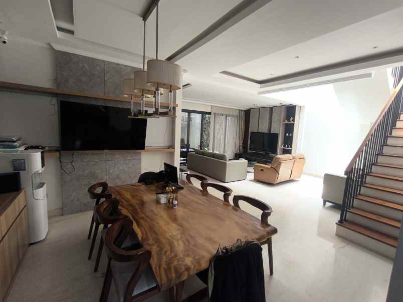 dijual rumah jl ganesha indah