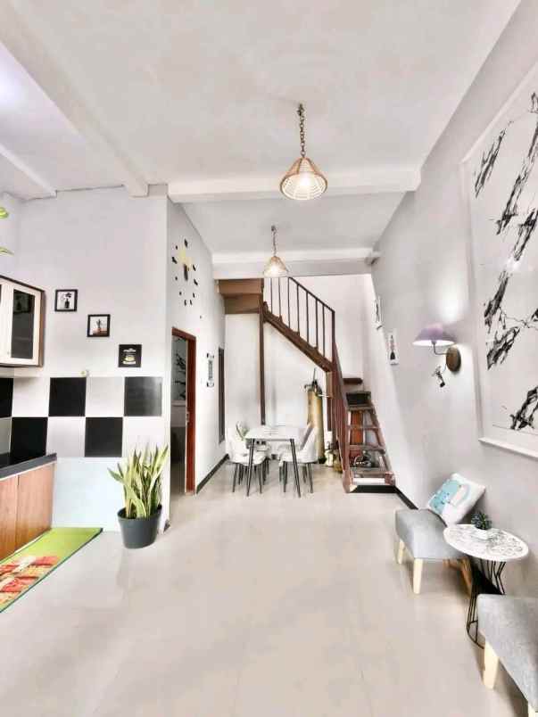 dijual rumah jl gedongkuning