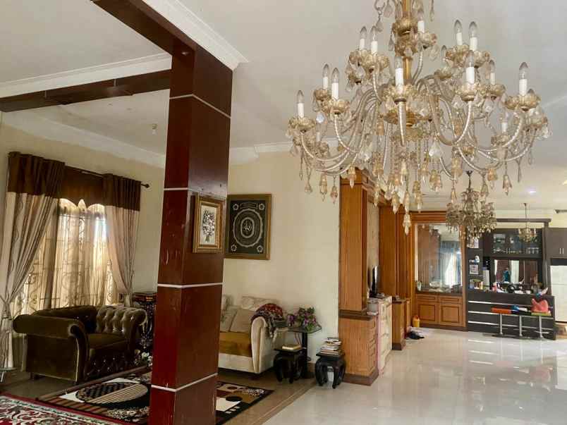 dijual rumah jl gunung sinabung