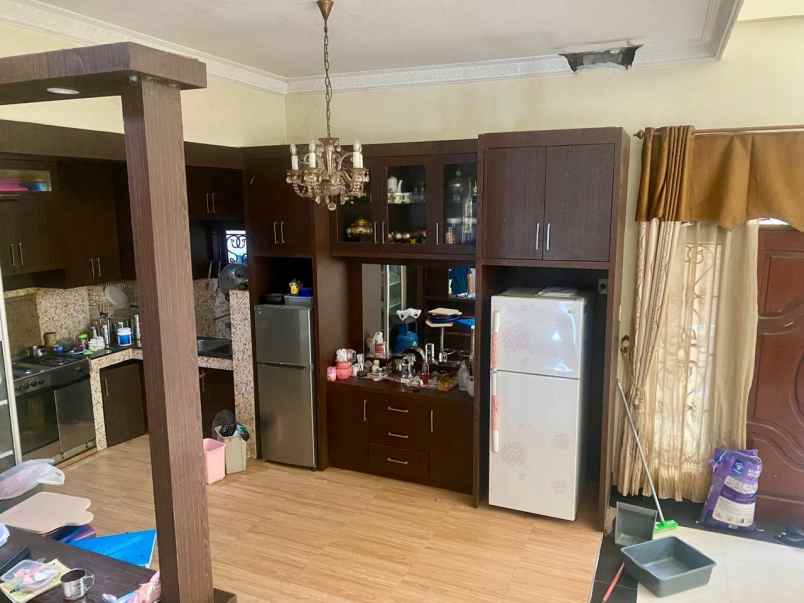 dijual rumah jl gunung sinabung