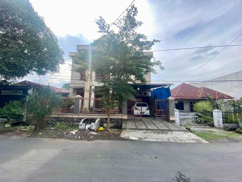 dijual rumah jl gunung sinabung