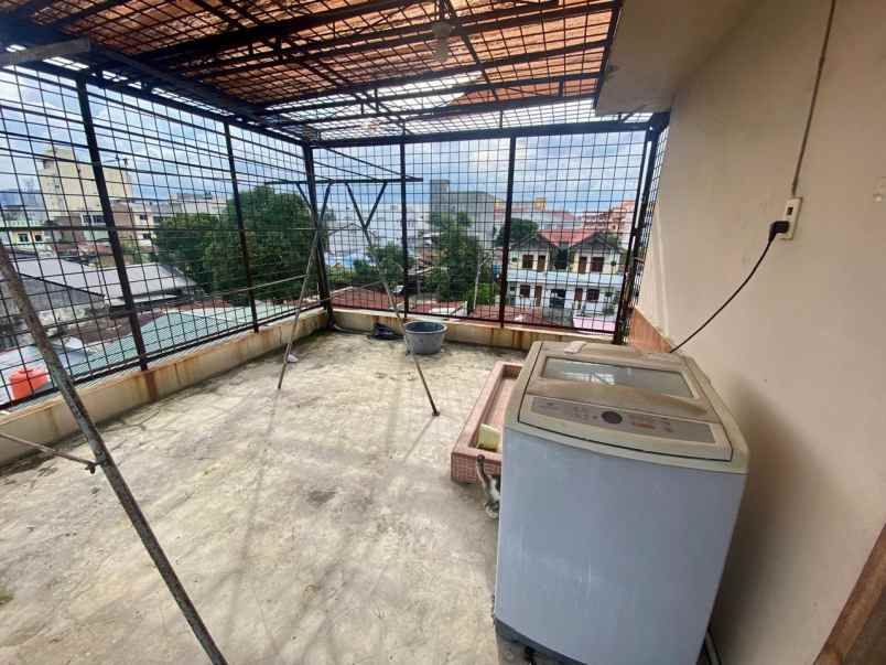 dijual rumah jl gunung sinabung