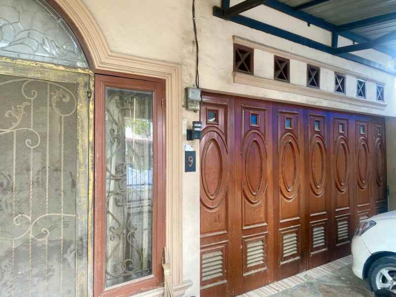 dijual rumah jl gunung sinabung