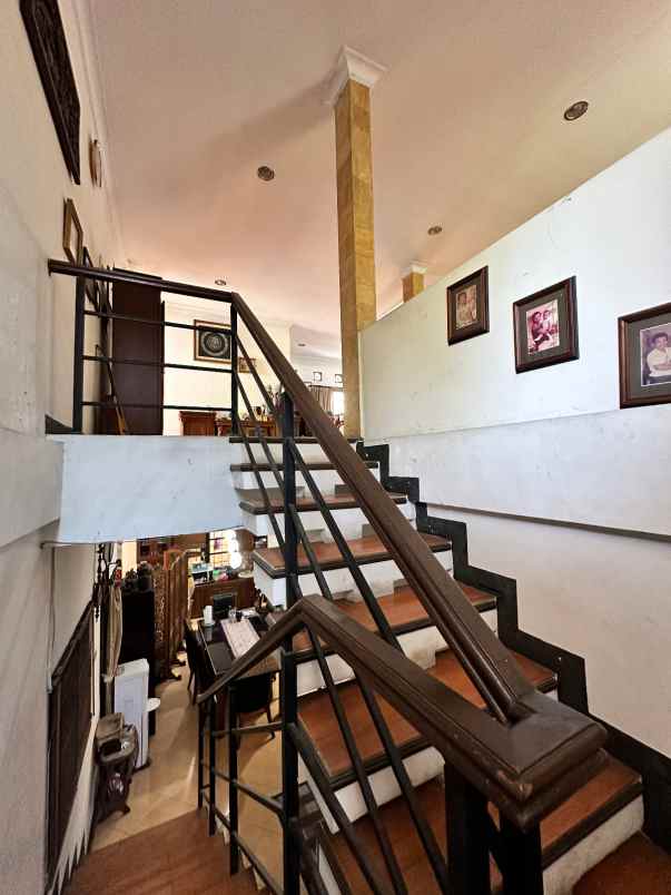 dijual rumah jl hang jebat