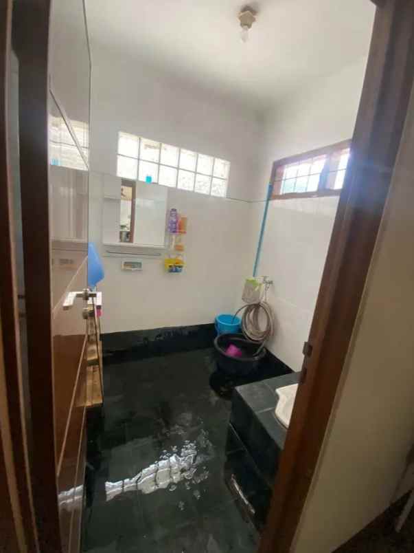 dijual rumah jl jupiter barat margahayu