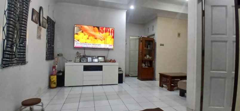 dijual rumah jl jupiter margahayu