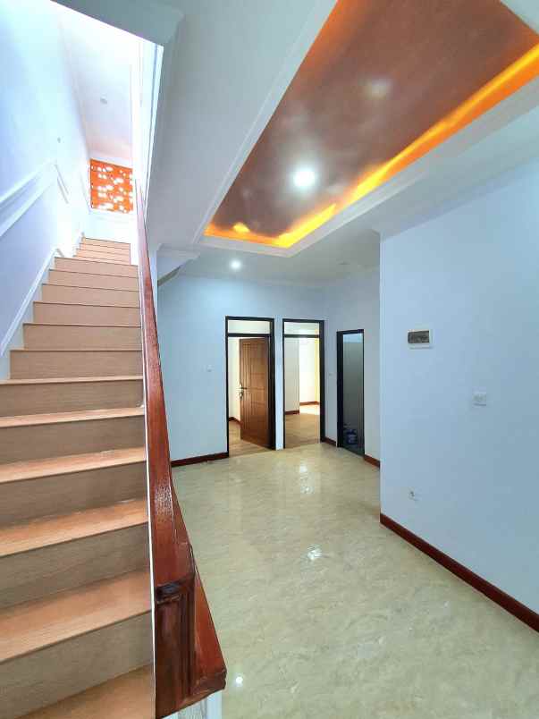 dijual rumah jl kahfi1 jagakarsa jaksel