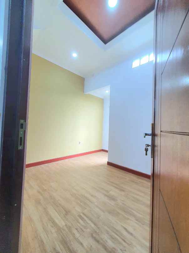 dijual rumah jl kahfi1 jagakarsa jaksel